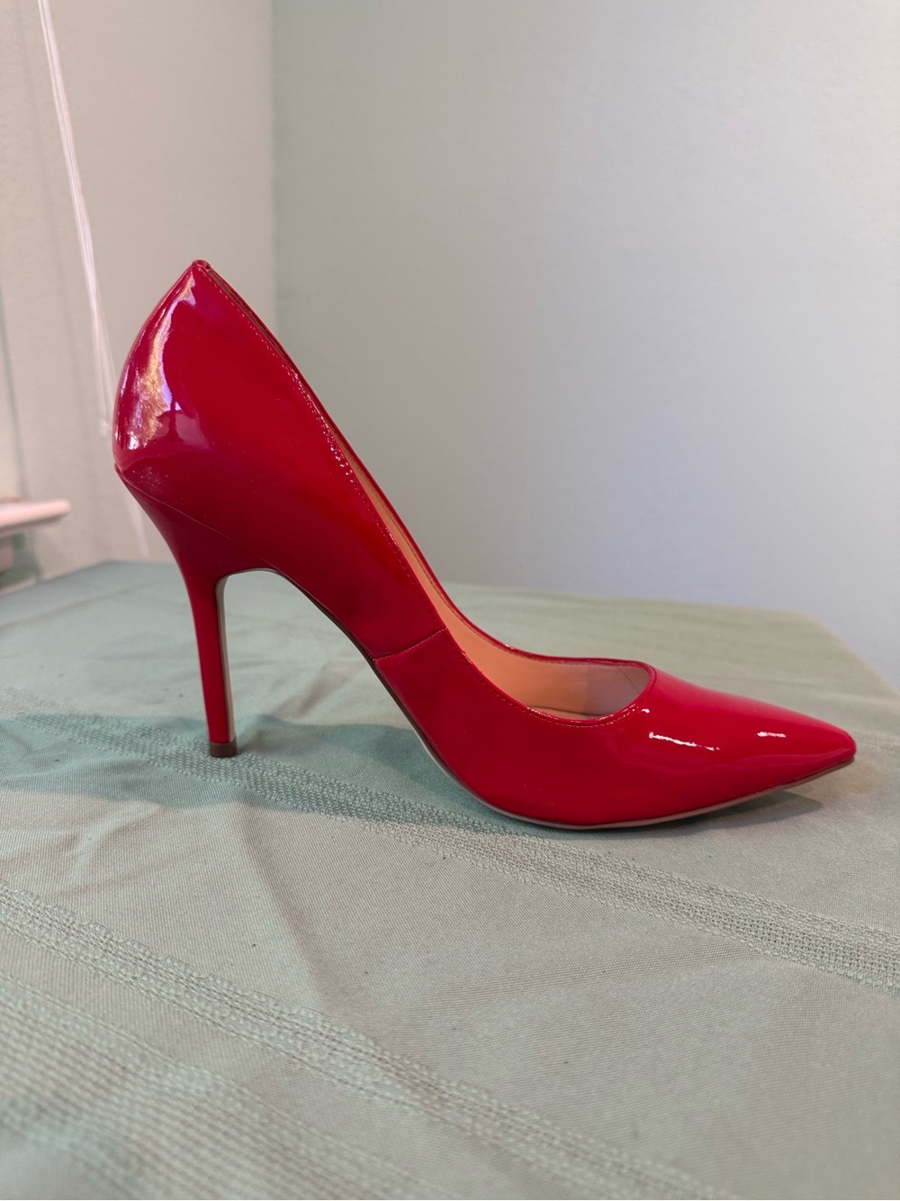 Boutique 9 Orson Pump Classic Red Heels 9.5 BNIB